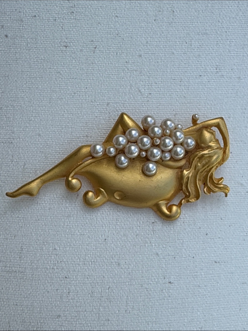 Vintage JJ Jonette bubble bath brooch